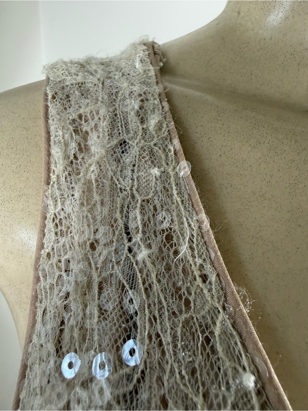 BADGLEY MISCHKA Sleeveless Beige Lace Sequin Dress Size US10 - Picture 7 of 7